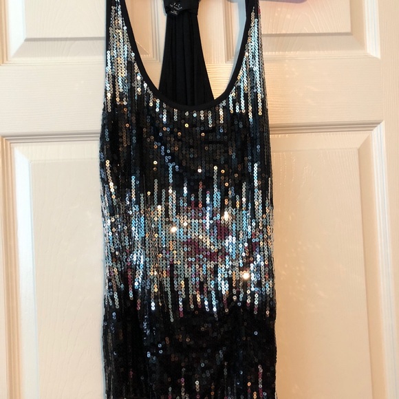 Tops - Picture 3 of 8